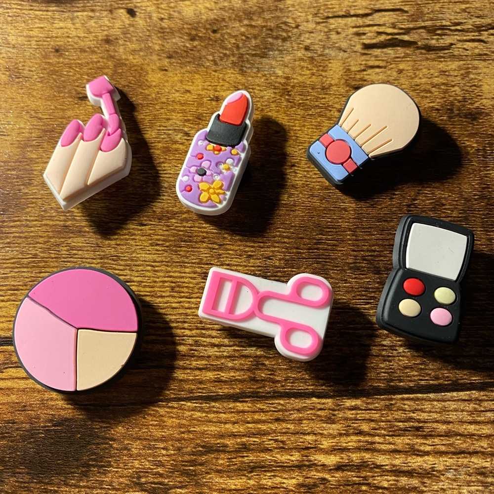 New ( Makeup Artist ) Croc Charms.